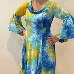 Elegant bell-sleeved Renaissance style tie dye dress, boat neck, M, runs small
